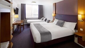 Desk, WiFi (free), bed sheets - Embassy Hotel, Newcastle-Gateshead, Team Valley, Sure Hotel Collection by Best Western (Gateshead)