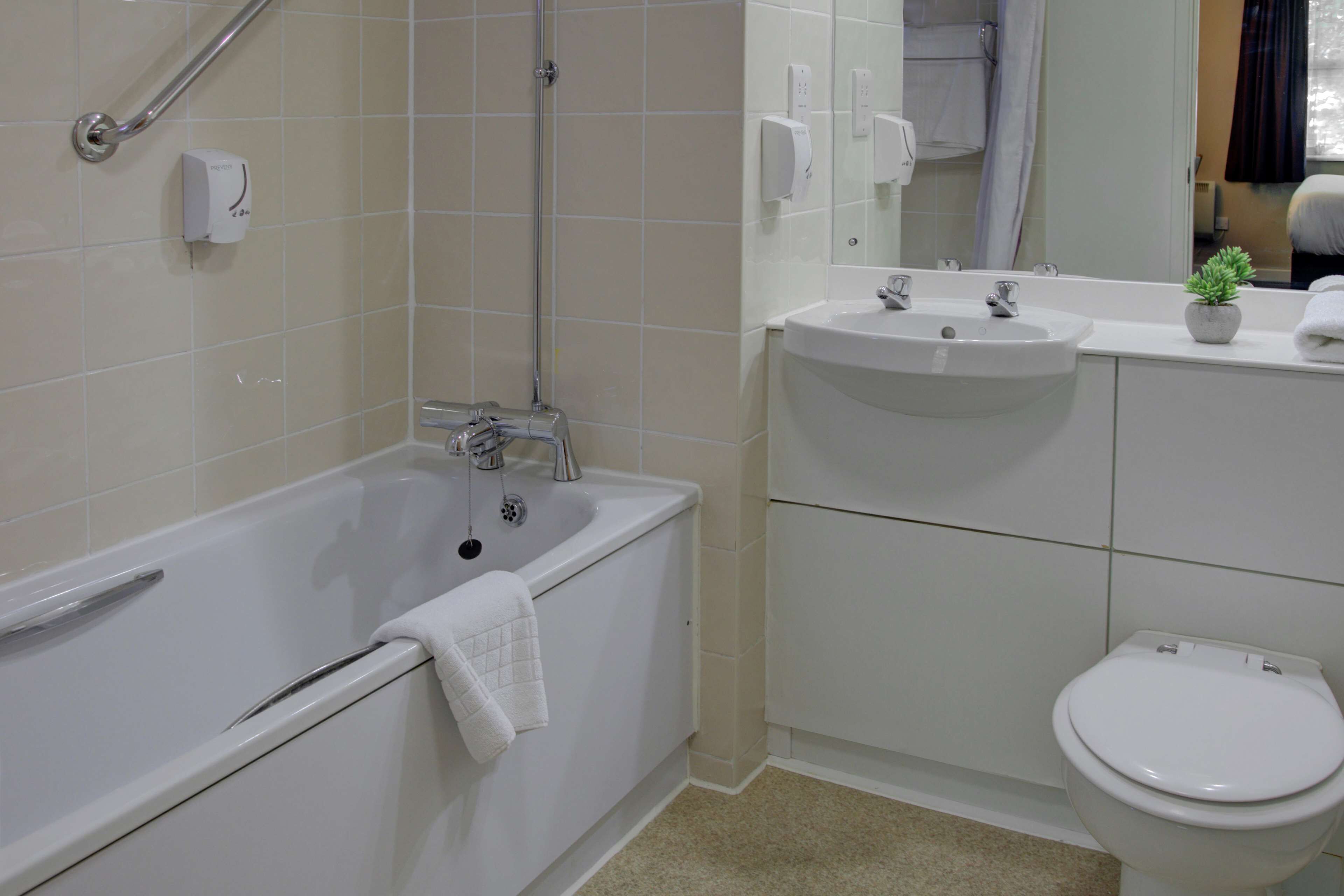 Photo - Embassy Newcastle, Sure Hotel Collection by Best Western