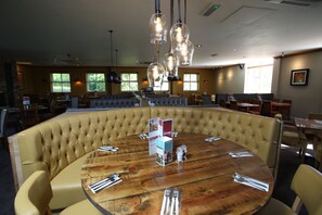 Restaurant - Premier Inn Newark (Newark)