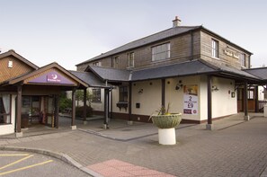 Exterior - Premier Inn Newquay - A30/Fraddon (St. Columb Major)