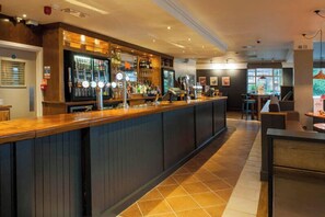 Bar (on property) - Premier Inn Nottingham Castle Marina (Nottingham)