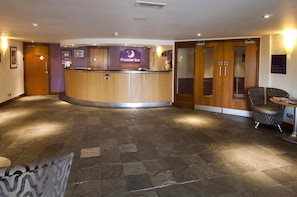 Reception - Premier Inn Leicester Central - A50 (Leicester)
