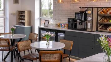 Daily continental breakfast (GBP 9.95 per person)