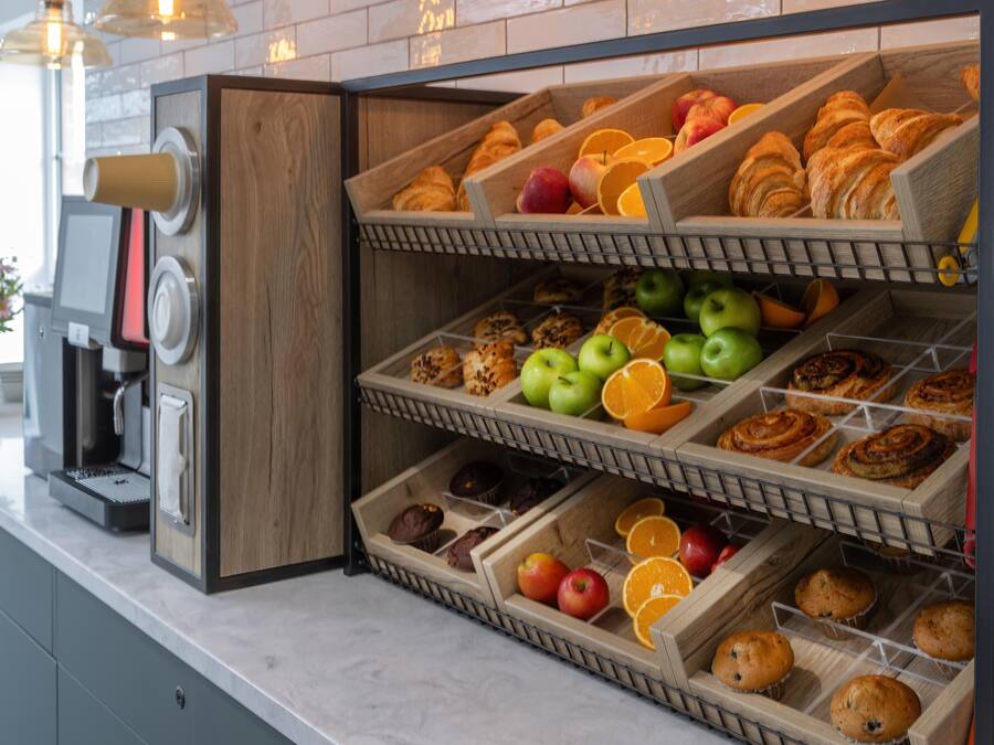 Daily to-go breakfast (GBP 7.95 per person)