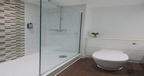 Cortinas blackout y sistema de insonorización 