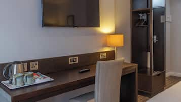 Cortinas blackout, quartos à prova de som, ferros/tábuas de passar roupa