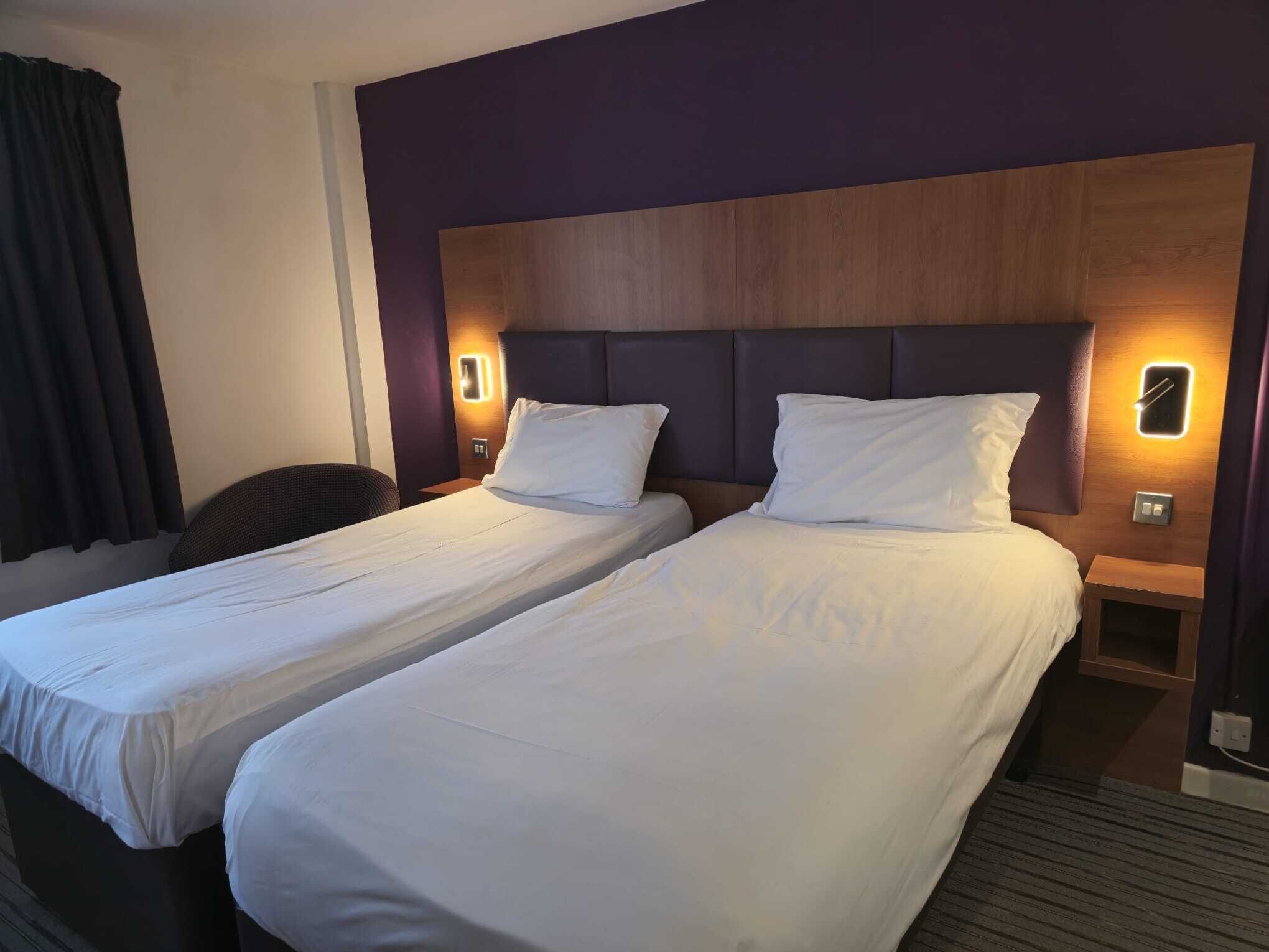 Literie de qualité supérieure, ameublement personnalisé, bureau