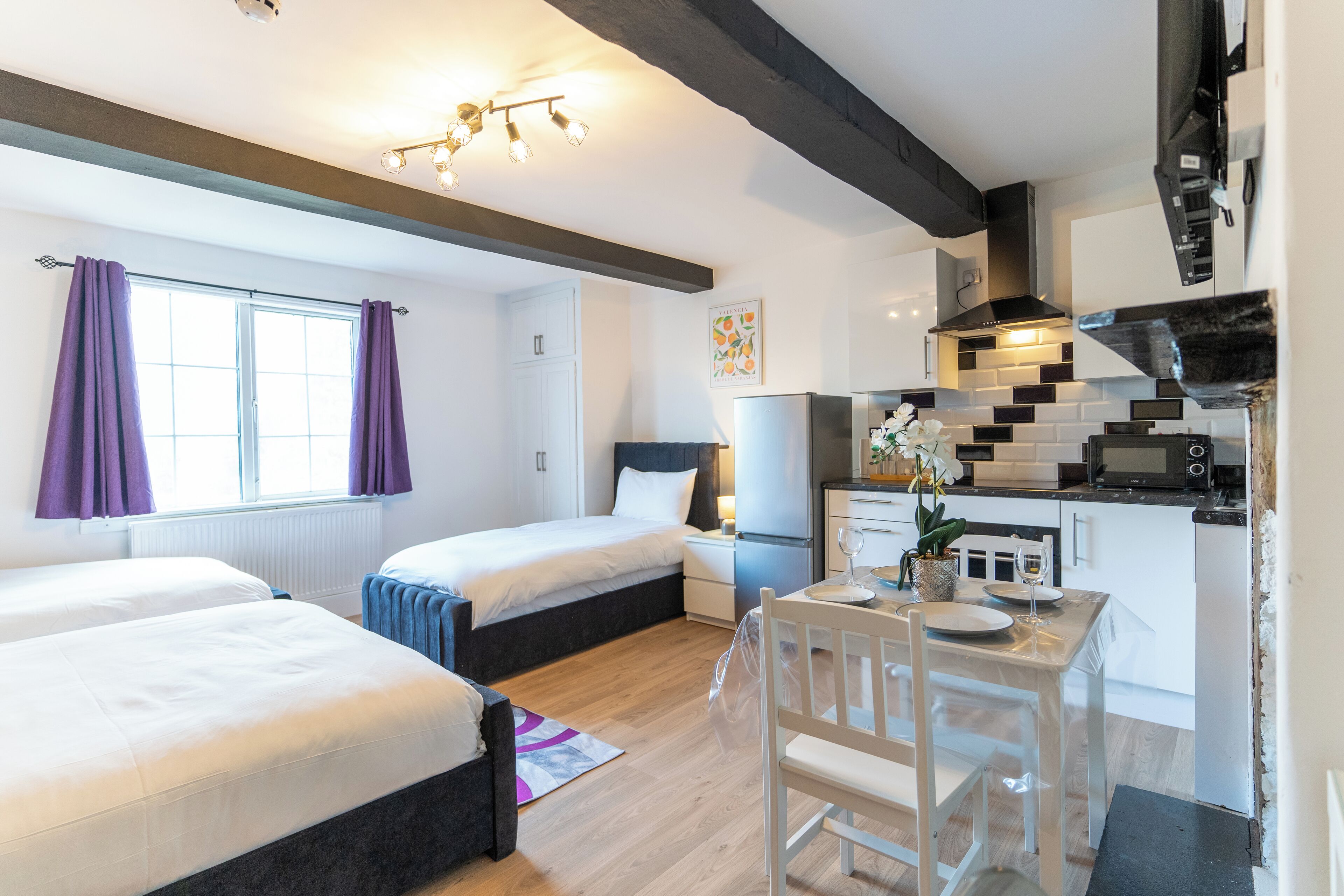 Studio Design | Sängtillbehör av högsta kvalitet, unika möbler och skrivbord