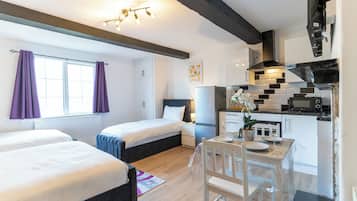 Studio Design | Sängtillbehör av högsta kvalitet, unika möbler och skrivbord