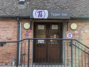 Majoituspaikan sisäänkäynti