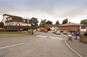 Exterior - Premier Inn Nottingham South (Nottingham)