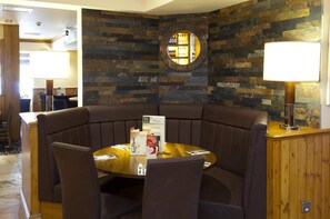 Restaurant - Premier Inn Camborne (Camborne)