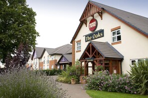 Exterior - Premier Inn Norwich Airport (Norwich)