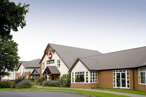 Exterior - Premier Inn Norwich Airport (Norwich)