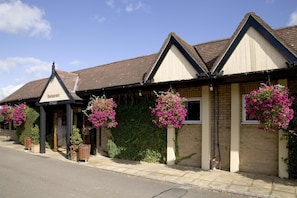 Exterior - Premier Inn Northampton West - Harpole (Northampton)