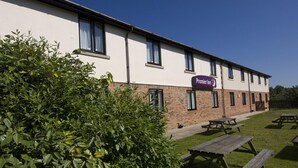 Exterior - Premier Inn Silverstone (Brackley)