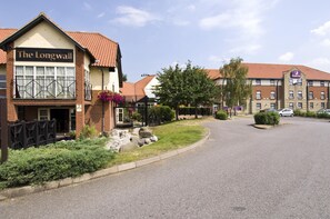 Exterior - Premier Inn Oxford Cowley (Oxford)