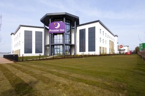 Exterior - Premier Inn Bicester (Bicester)