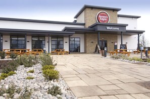 Exterior - Premier Inn Bicester (Bicester)