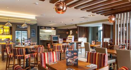 Premier Inn Witney