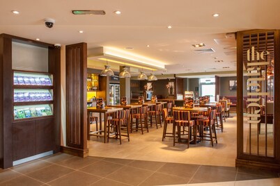 Premier Inn Witney