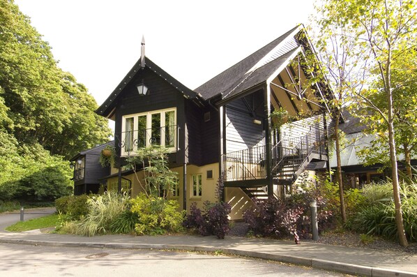 Exterior - Premier Inn Plymouth East (Plymouth)