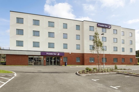 Exterior. Premier Inn Gosport