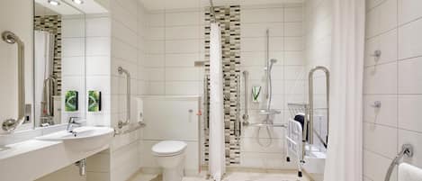 Chambre Standard double, douche accessible en fauteuil roulant | Salle de bain adaptée