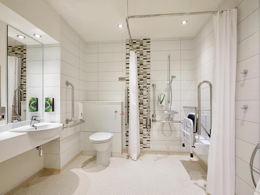 Standard Double Room, Roll-in Shower | Accessible bathroom