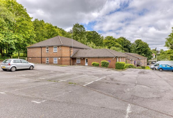 Free self parking - Premier Inn Maidstone/Sevenoaks (Sevenoaks)
