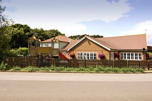 Exterior - Premier Inn Dover East (Dover)