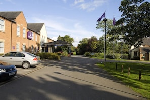 Exterior - Premier Inn York North (York)