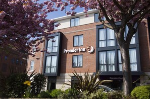 Exterior - Premier Inn Scarborough - South Bay (Scarborough)