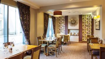 مطعم