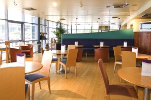 Restaurant - Premier Inn Southampton Airport (Southampton)