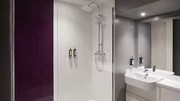 Superior Double Room | Bathroom shower