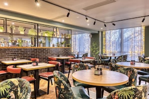 International cuisine - Premier Inn St Albans City Centre (St Albans)