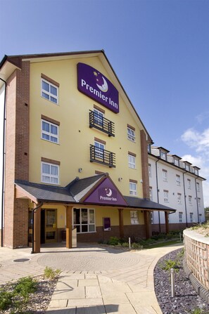 Exterior - Premier Inn Llanelli Central East (Llanelli)