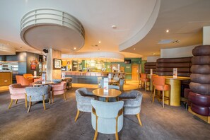 Restaurant - Premier Inn Swansea Waterfront (Swansea)