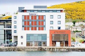 Exterior - Premier Inn Swansea Waterfront (Swansea)