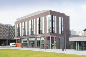 Exterior - Premier Inn Telford International Centre (Telford)