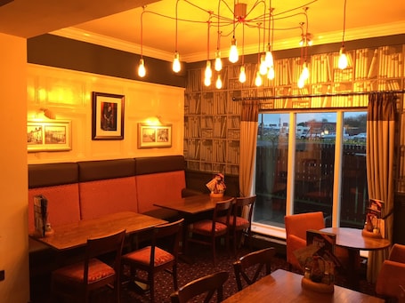 Breakfast and dinner served, Modern European cuisine