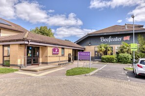 Exterior - Premier Inn Basingstoke West (Basingstoke)