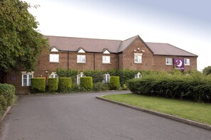 Exterior - Premier Inn Lichfield North East - A38 (Lichfield)