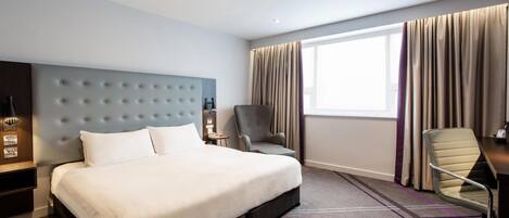 Superior Double Room, Roll-in Shower | Bed sheets