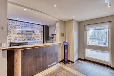Premier Inn Bracknell - Twin Bridges