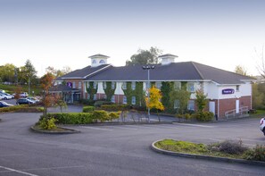 Exterior - Premier Inn Rugby North - Newbold (Rugby)
