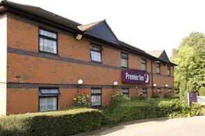 Exterior - Premier Inn Cannock South (Cannock)