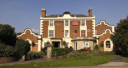 Premier Inn Cannock South