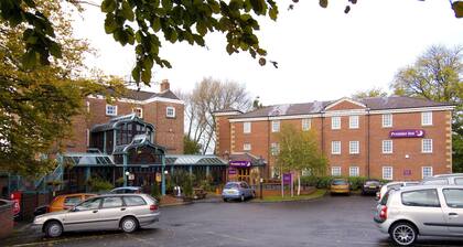 Premier Inn Stockport Central